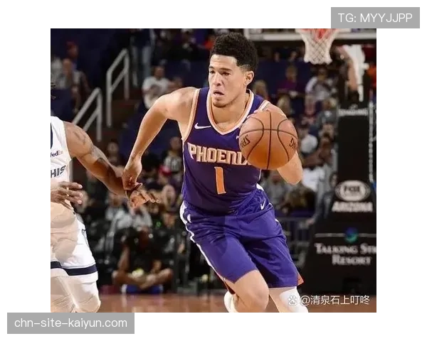 官方:太阳队德文·布克因右脚踝扭伤将缺席至少两周 官方:太阳队德文·布克因右脚踝扭伤将缺席至少两周